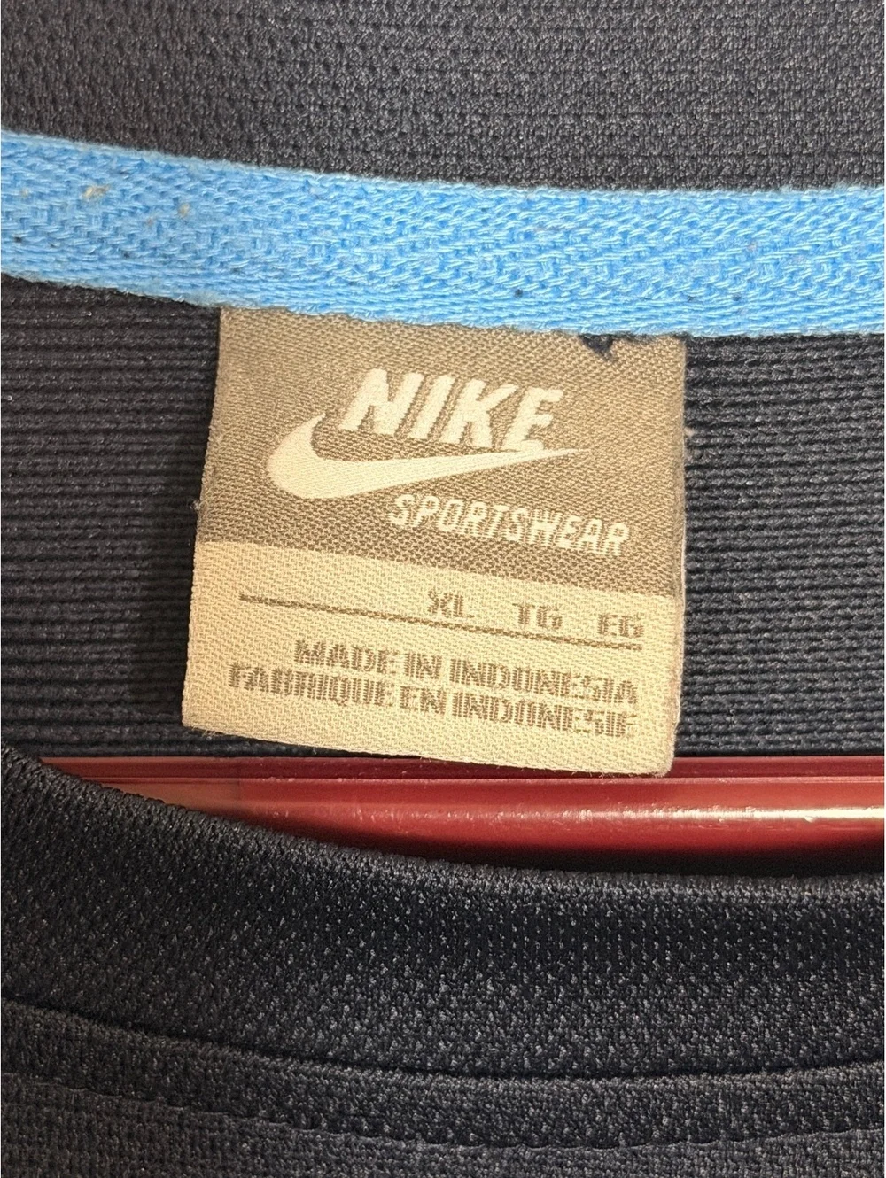 Nike Sportswear Men’s XL Navy Short Sleeve Athletic Performance Shirt Swoosh